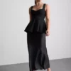 Krepp anyagú, szív alakú nyakkivágású peplum felső