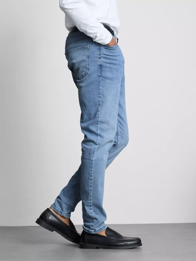 Közepes derékmagasságú skinny farmer