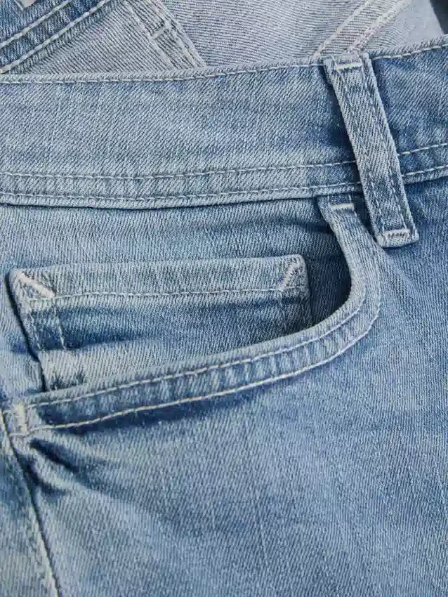Közepes derékmagasságú skinny farmer
