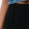 Közepes derékmagasságú, táguló szárú ponte leggings