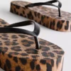 Leopárdmintás lapos talpú papucs