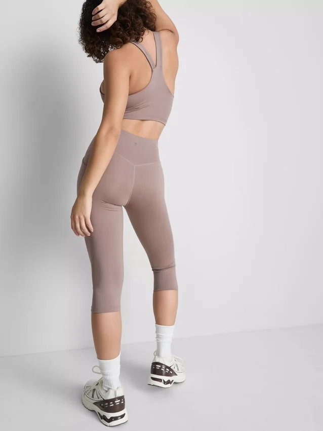 Magas derekú, sportos capri leggings