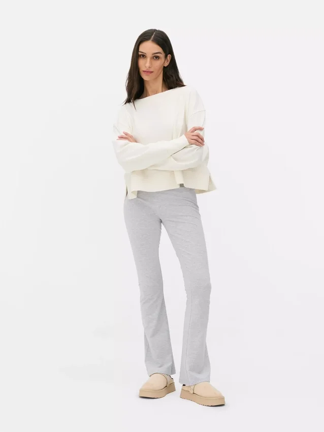 Magas derekú, sportos, tágas szárú leggings