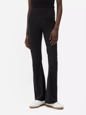 Magas derekú, sportos, tágas szárú leggings