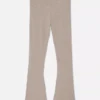 Magas derekú, sportos, tágas szárú leggings