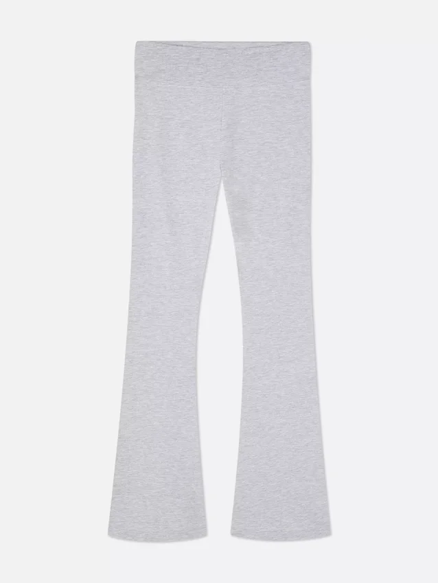 Magas derekú, sportos, tágas szárú leggings
