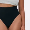 Magas derekú, varratmentes, alakformáló tanga