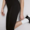 Magas derékú, sima, támasztó aktív capri leggings