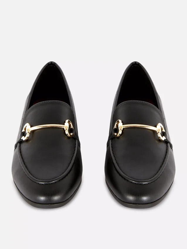 Műbőr csatós loafer