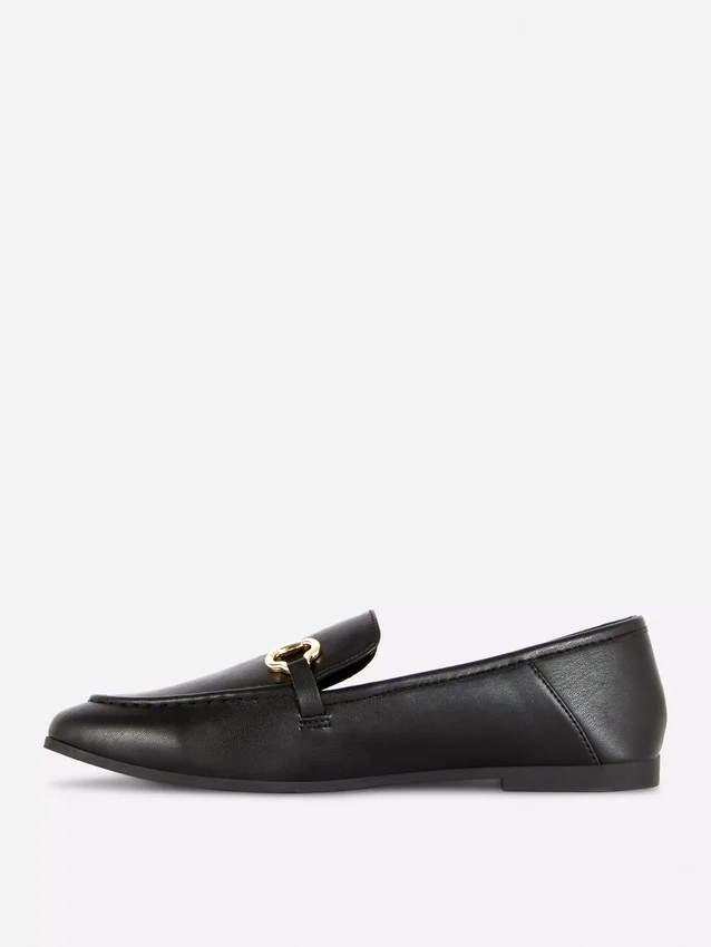 Műbőr csatós loafer