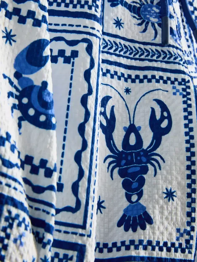 Mediterrán csempe mintázatú úszónadrág