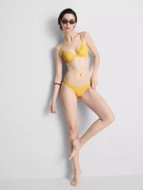 Melltartós, szív alakú nyakkivágású, pöttyös bikini felső