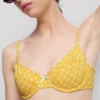 Melltartós, szív alakú nyakkivágású, pöttyös bikini felső