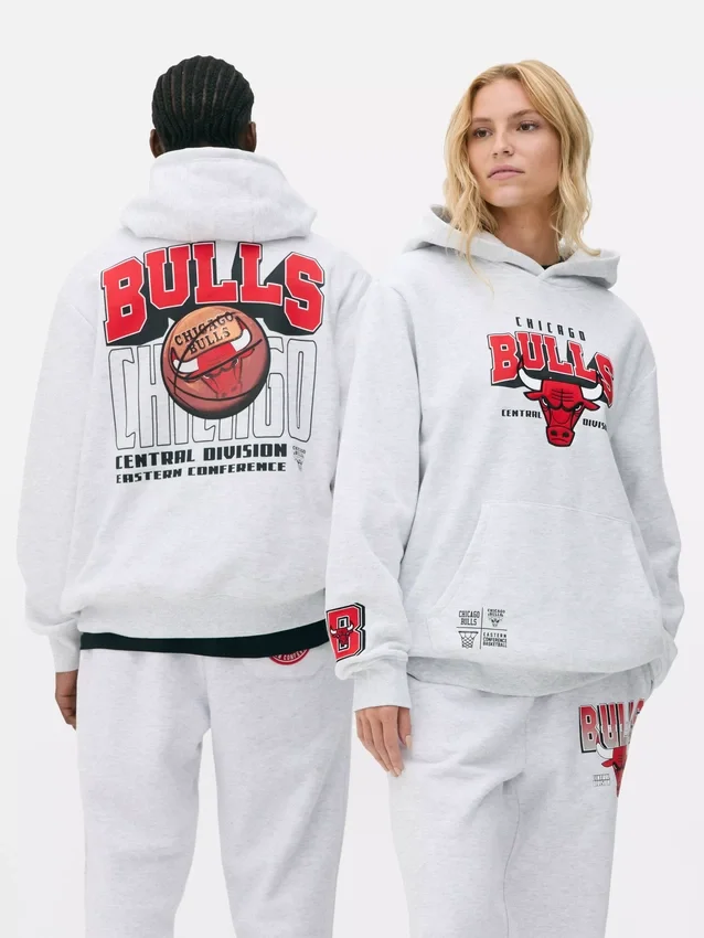 NBA Chicago Bulls logós kapucnis pulóver