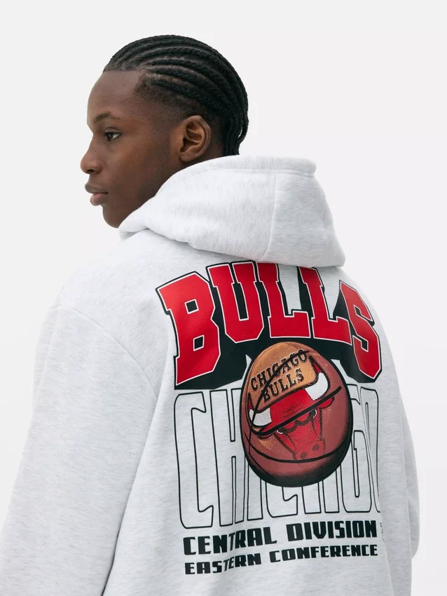 NBA Chicago Bulls logós kapucnis pulóver