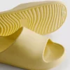 Öntött medencepapucs