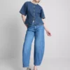 Pamut denim, derékban szűkített, rövid ujjú felső