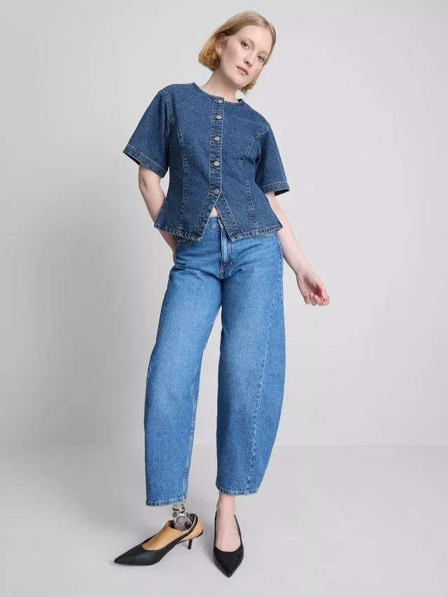 Pamut denim, derékban szűkített, rövid ujjú felső