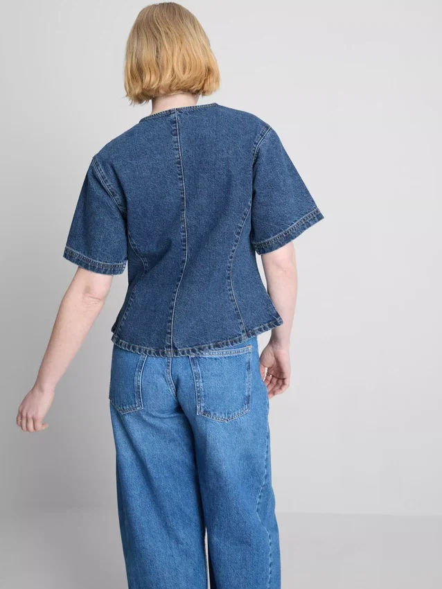 Pamut denim, derékban szűkített, rövid ujjú felső