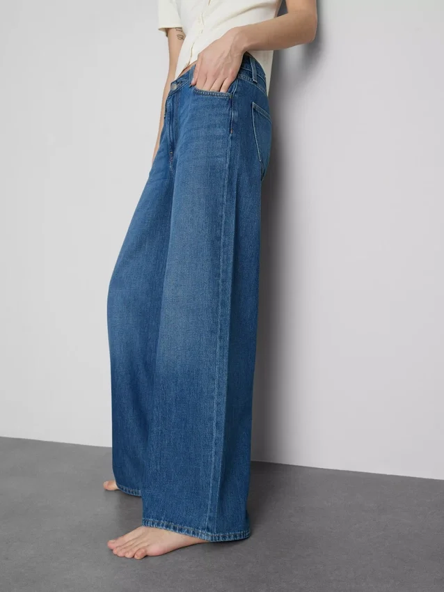 Pamut denim, közepes derékmagasságú, széles szárú farmer