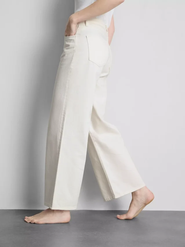 Pamut denim, közepes derékmagasságú, széles szárú farmer