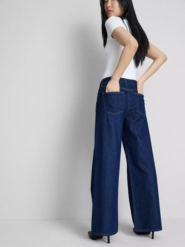 Pamut denim, közepes derékmagasságú, széles szárú farmer