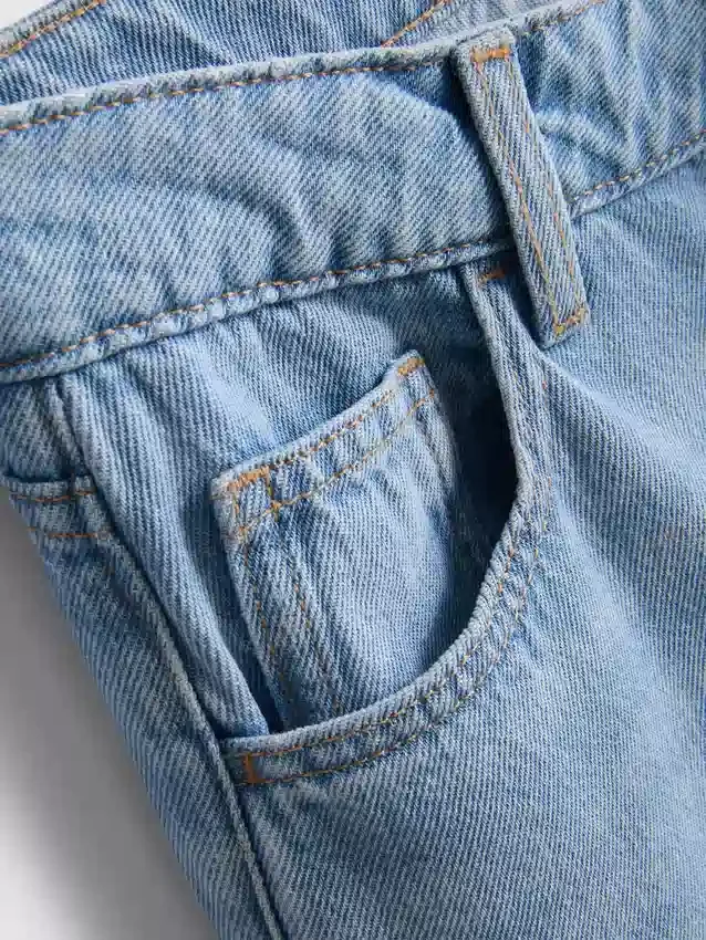 Pamut denim, közepes derékmagasságú, széles szárú farmer
