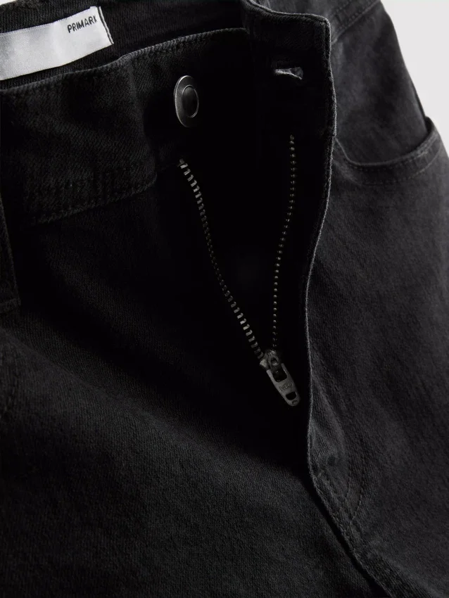 Pamut denim, közepes derékmagasságú, táguló szárú farmer