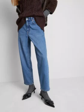 Pamut denim magas derekú, keskeny szárú farmer