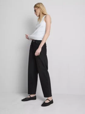 Pamut denim magas derekú, keskeny szárú farmer