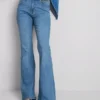Pamut denim, tágas szárú, közepes derékmagasságú farmer