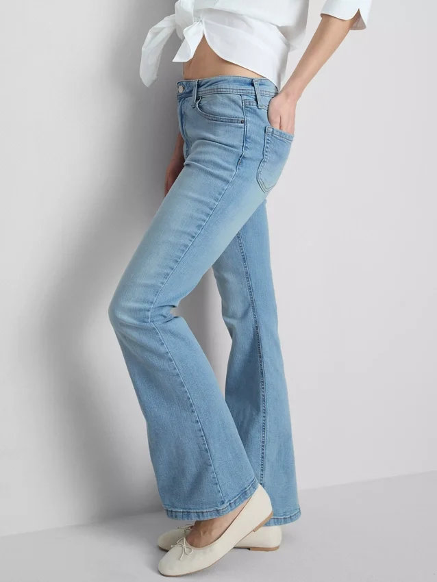 Pamut denim, tágas szárú, közepes derékmagasságú farmer