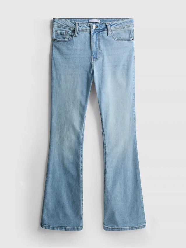 Pamut denim, tágas szárú, közepes derékmagasságú farmer
