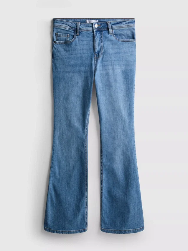 Pamut denim, tágas szárú, közepes derékmagasságú farmer