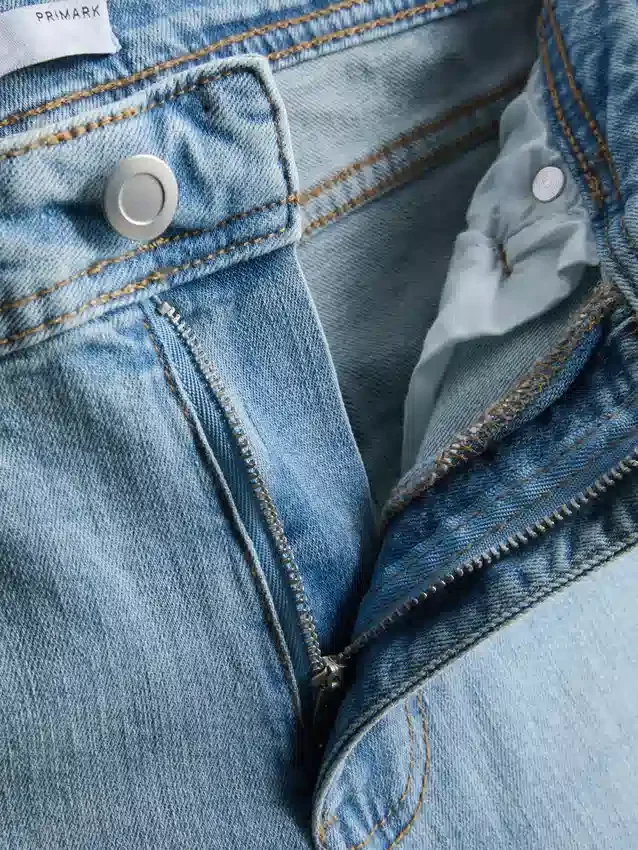 Pamut denim, tágas szárú, közepes derékmagasságú farmer