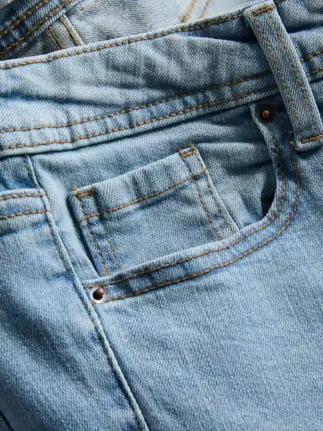 Pamut denim, tágas szárú, közepes derékmagasságú farmer