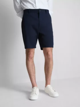 Pamutban gazdag chino rövidnadrág