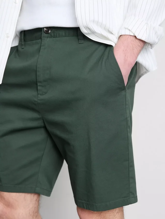 Pamutban gazdag chino rövidnadrág