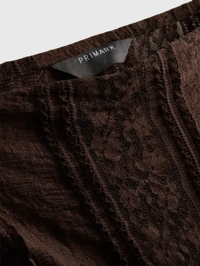 Pamutkeverékből készült csipkés bandeau