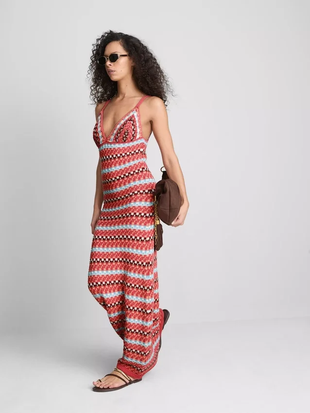 Paula Echevarría horgolt, V-nyakú maxi ruha