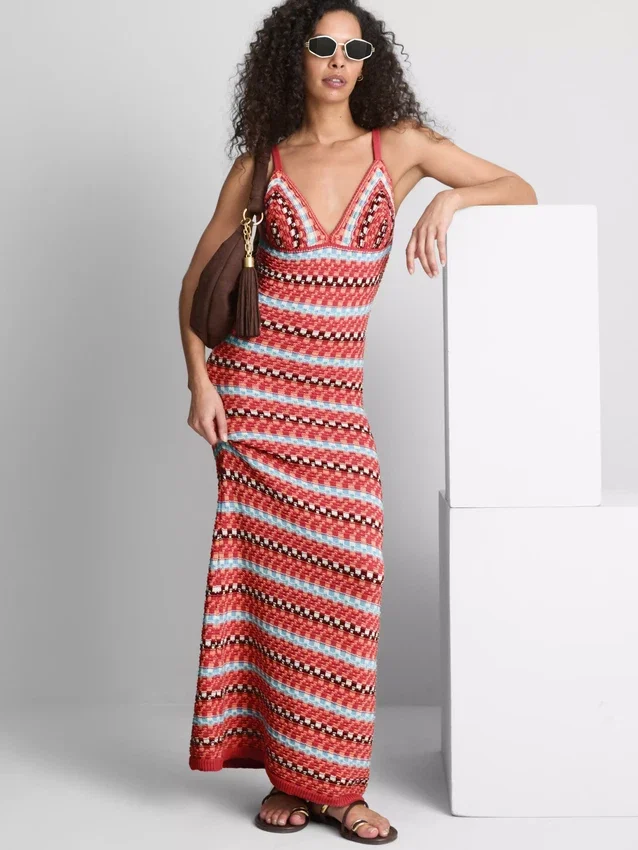 Paula Echevarría horgolt, V-nyakú maxi ruha