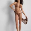Paula Echevarría leopárdmintás, csillogó bikini alsó