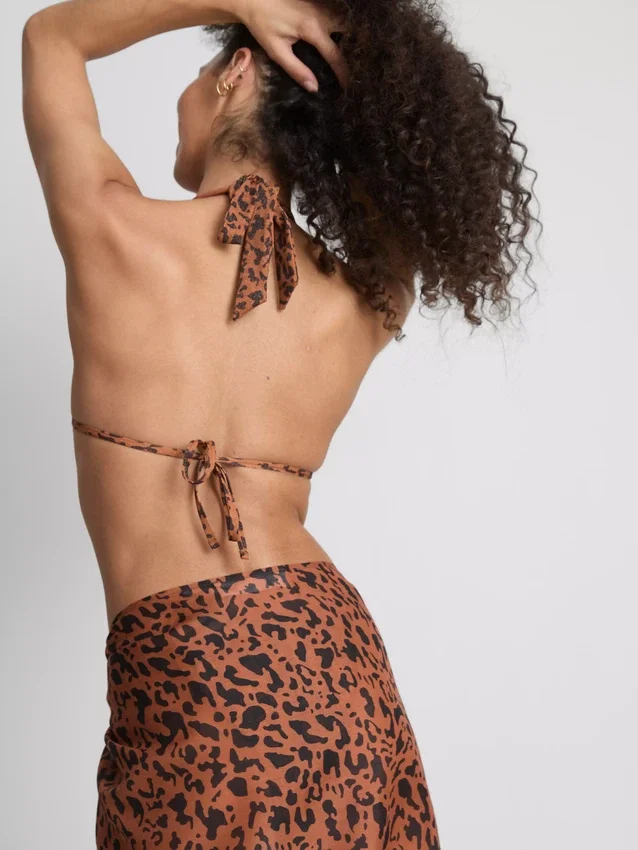 Paula Echevarría leopárdmintás nyakpántos bikini felső