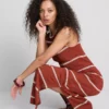 Paula Echevarría ujjatlan, testhezálló, midi-hosszú ruha