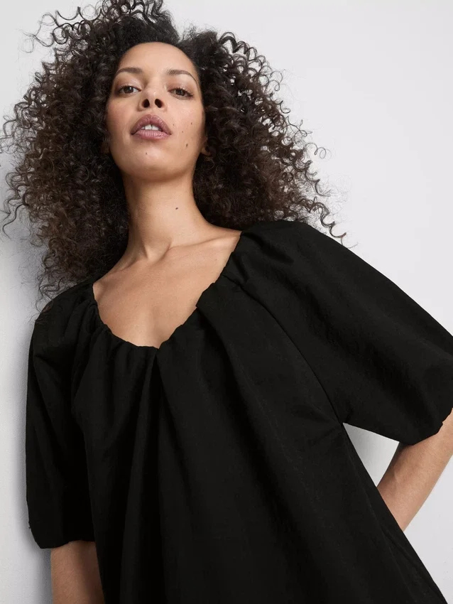 Puffos ujjú mini smock ruha