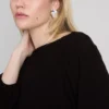 Ráncos, csónaknyakú, hosszú ujjú felső
