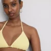 Ráncos háromszög alakú bikini felső