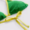 Ráncos, kontrasztos háromszög alakú bikini felső
