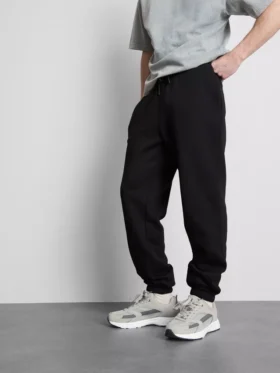 Rugalmas derékú, mandzsettás joggingnadrág