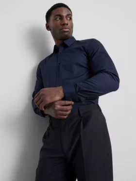 Slim fit, rugalmas, gombos ing
